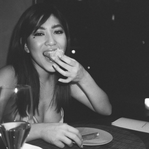 Meet your Posher, Mae louise - Picture 1 of 1